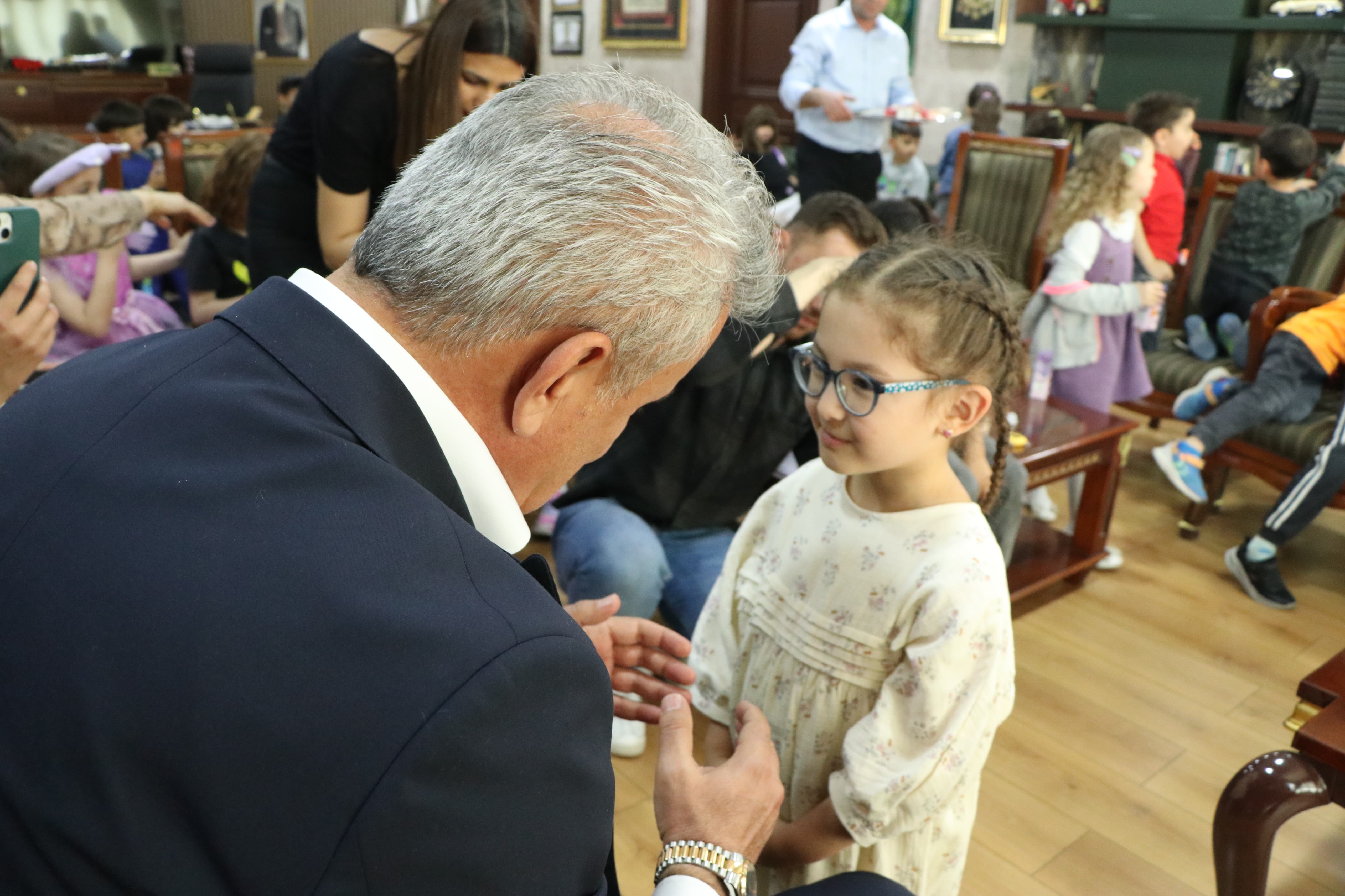 bahceseh-r-kolej-anaokulu-ogrenc-ler-beled-yem-ze-renk-katti